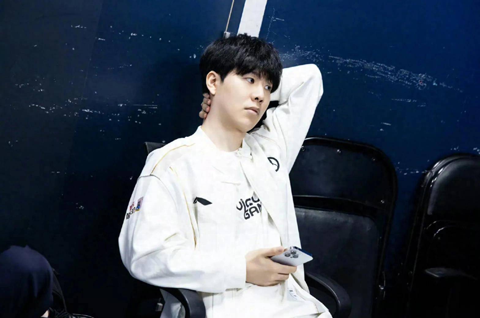 AYX-TheShy爆冷击败RNG，惊险取胜引爆全场！的简单介绍