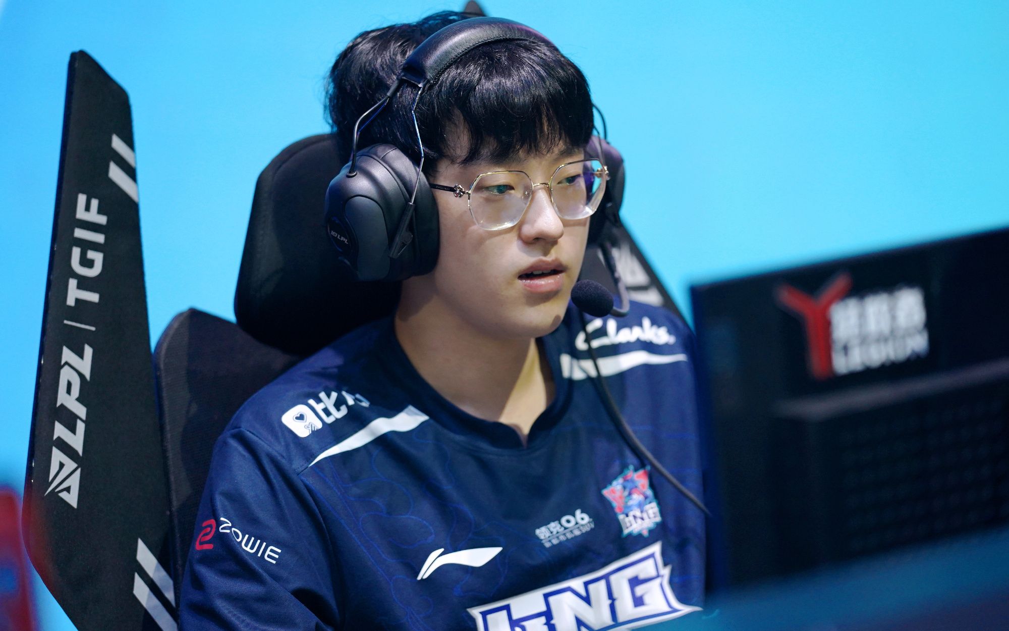 爱游戏体育-包含Scout回归赛场，赛事规则更新首场状态亮眼，SKT观众沸腾！的词条